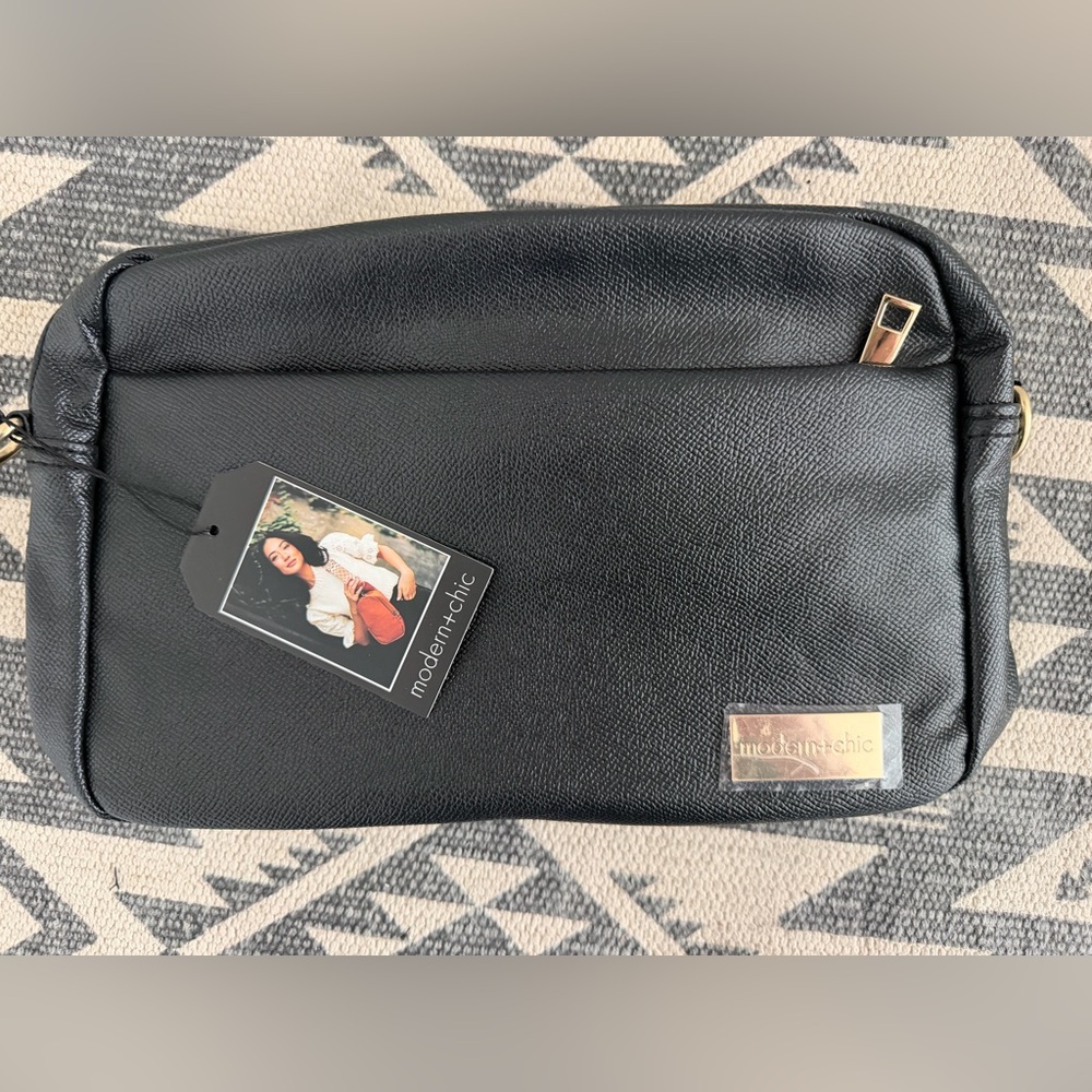 Modern & Chic Alice Crossbody Purse NWT